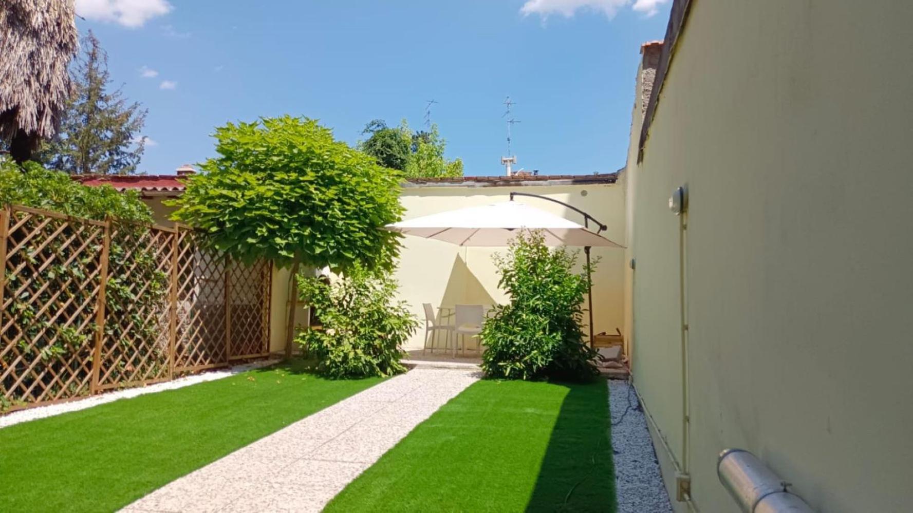 Movie Star Apartment With Garden Florence Luaran gambar
